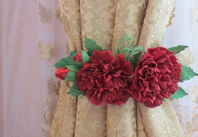 тацкс за завесе са цвећем из фоамирана