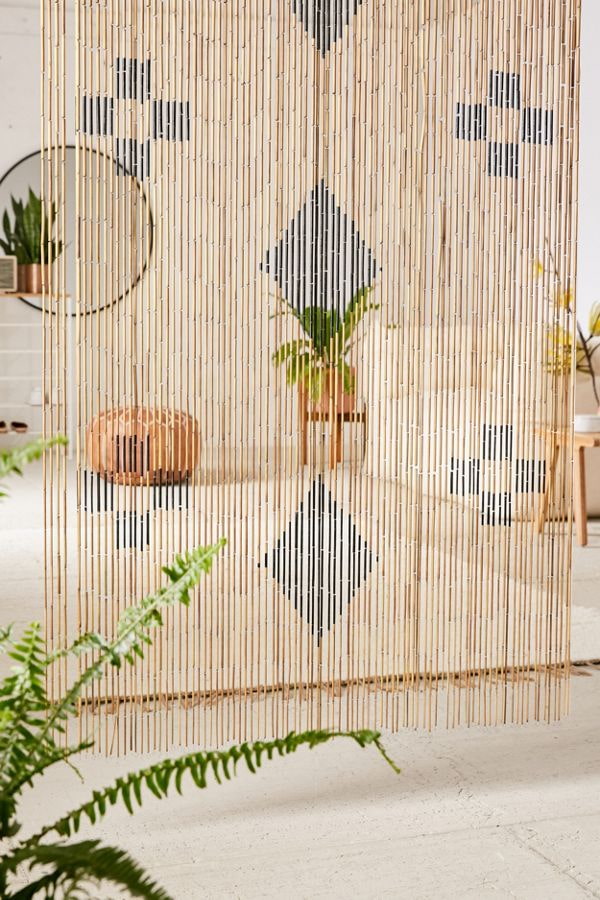 Bambusvorhänge mit geometrischen Mustern