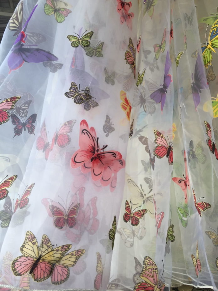 прозирне завесе од лептира