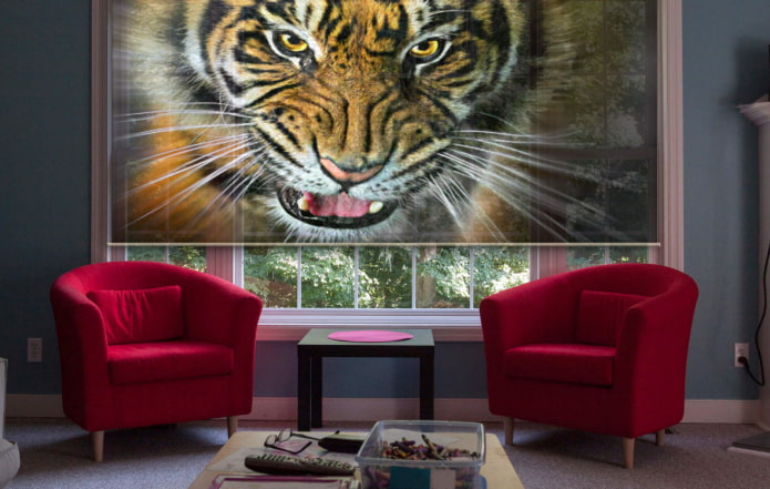 roller blinds with a picture of a tiger