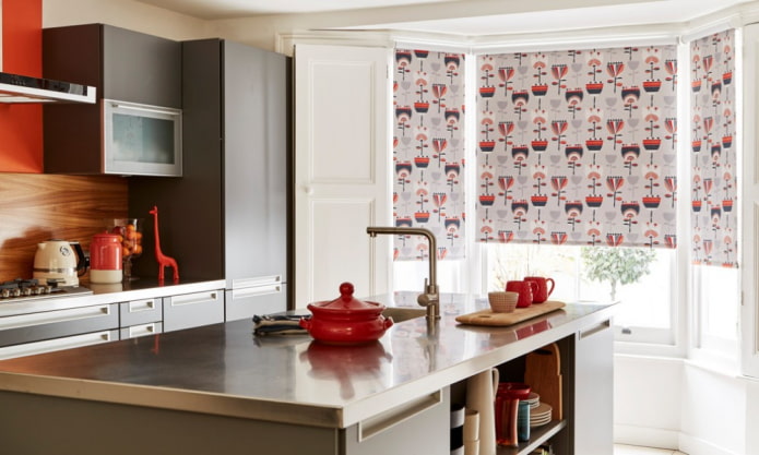 curtains with drawings in the kitchen