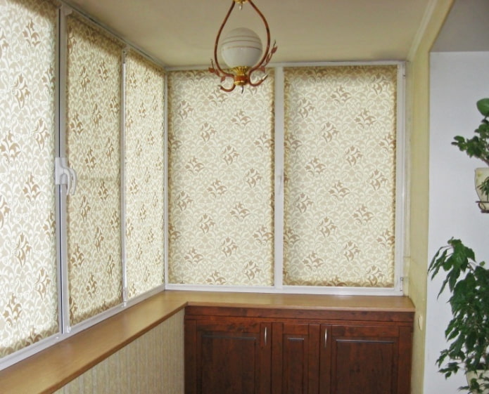 blinds with a patterned print on the loggia