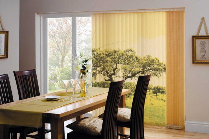 Photo blinds in the kitchen-dining room