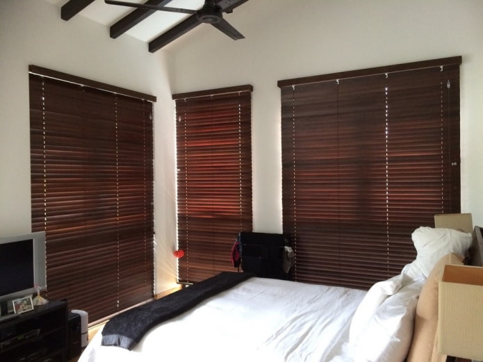 wooden slats in the interior of the bedroom