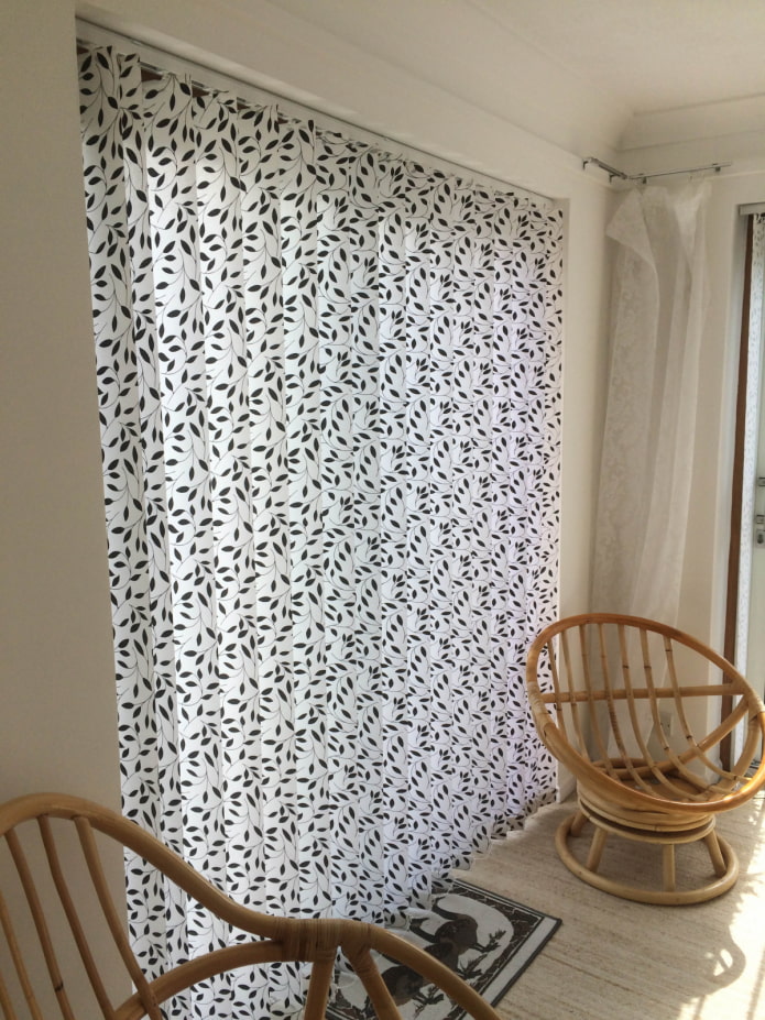 blinds with patterns in the interior