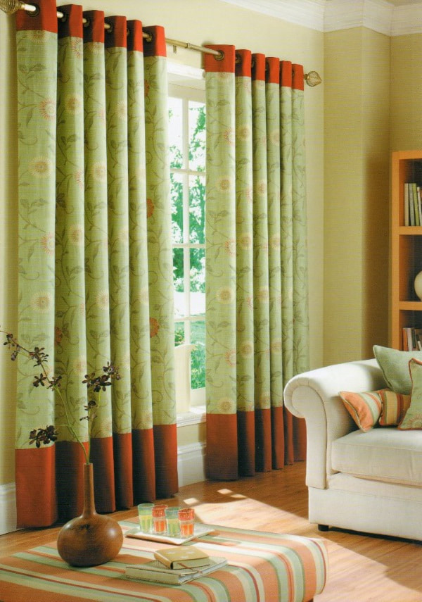 curtains on eyelets in the hall