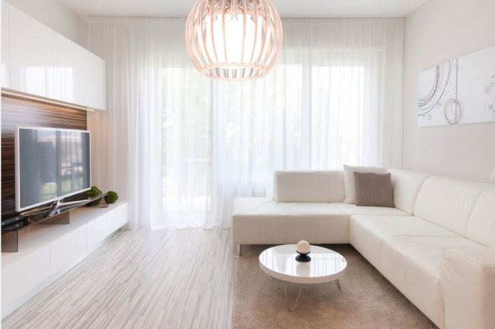 Textilien im Wohnzimmer im minimalistischen Stil