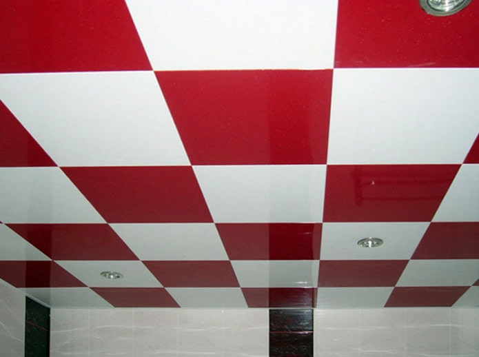 ฝ้าเพดานเทปคาสเซ็ทสีแดงและสีขาว
