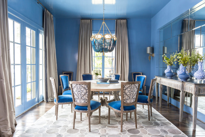 Blue-brown dining room