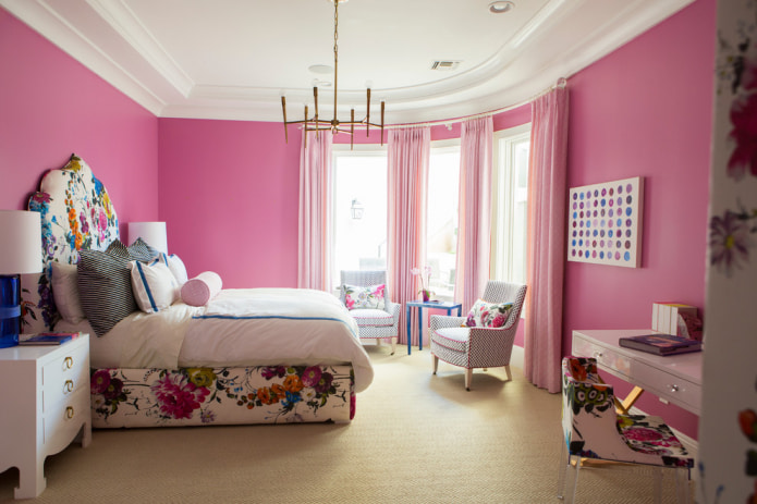 pink walls in the bedroom
