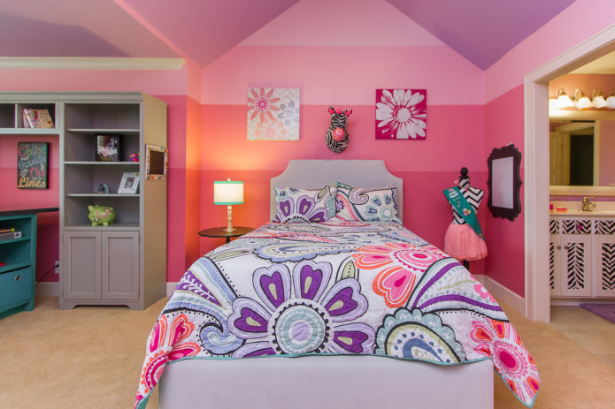 Lila-rózsaszín hálószoba
