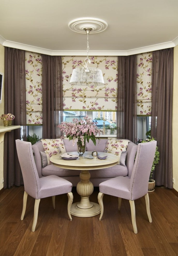Roman blind and tulle