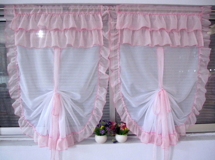 short curtains with ruffles