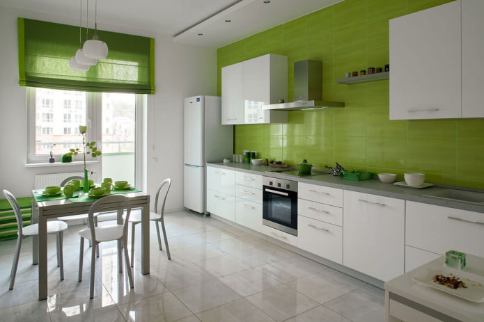 зелене римске завесе у кухињи