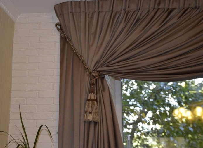 italian curtains with twisted cords