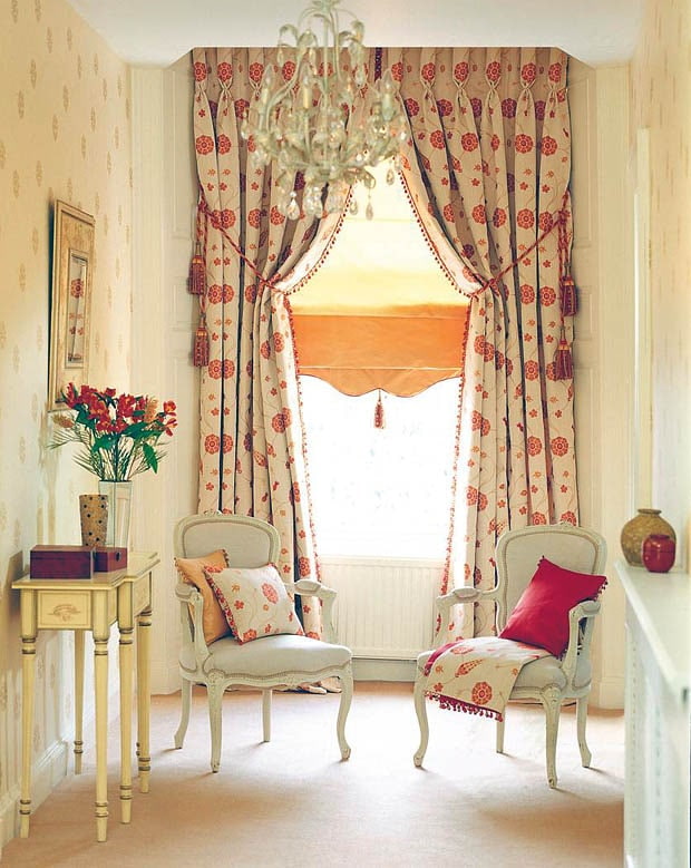 italian curtains with flowers
