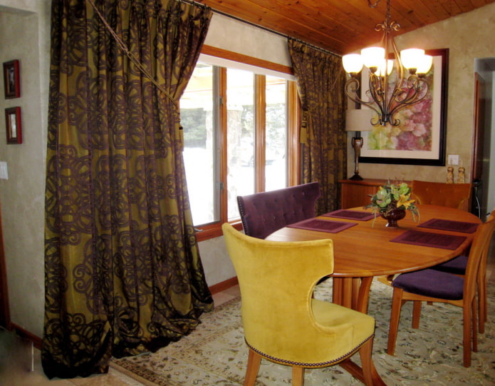 patterned italian curtains in the dining room