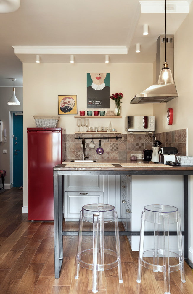 Eck-Zwei-Ebenen-Design in der Küche