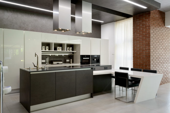 schwarzes Zwei-Ebenen-Design in der Küche