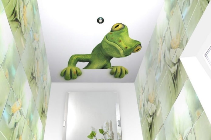ceiling with photo print with a picture of a lizard