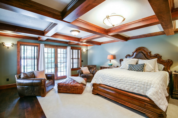 coffered ceiling structure in the bedroom