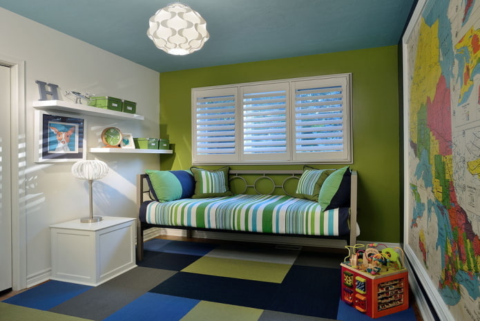 blaue Decke kombiniert mit grünen Wänden