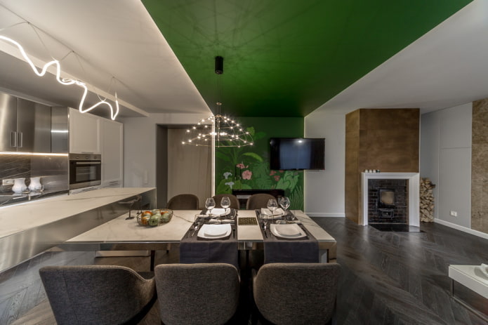 การก่อสร้างเพดานสีขาวและสีเขียวในห้องครัว