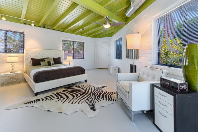 Dachboden mit grüner Decke