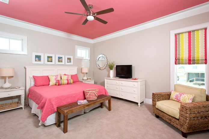 pink ceiling in the bedroom