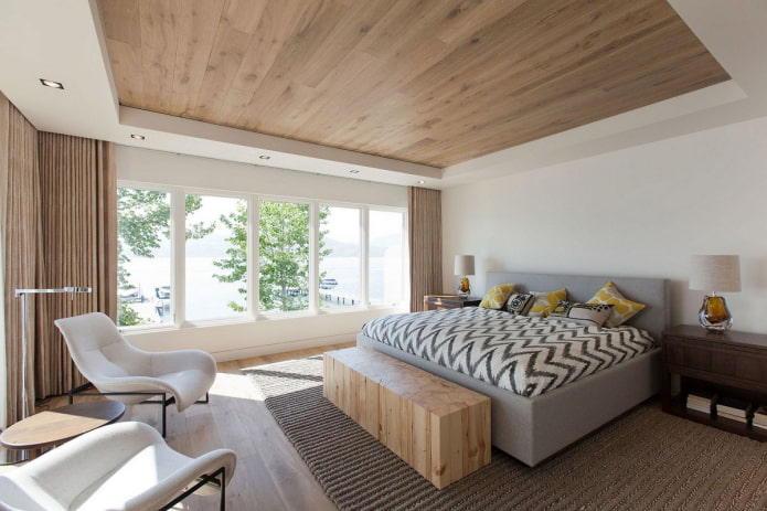 laminate on the ceiling in the interior of the bedroom