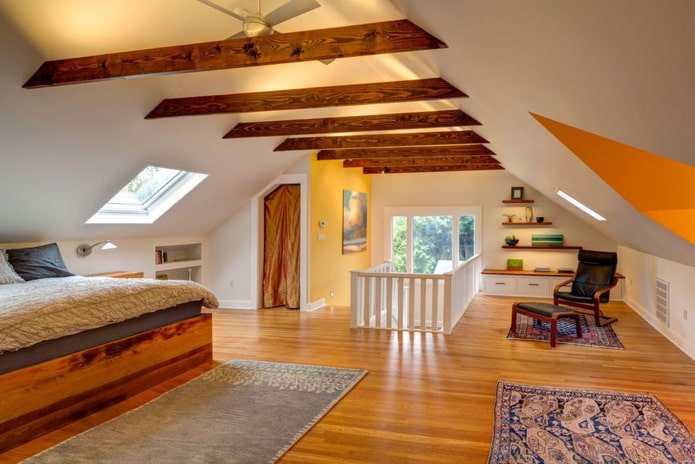 beams on the ceiling in the attic