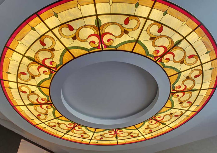 round stained glass construction