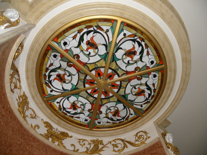round stained glass construction