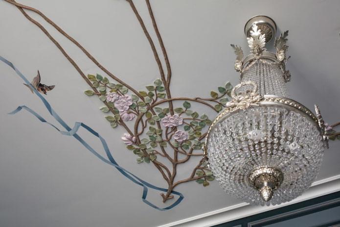 stucco decoration in the form of flowers on the ceiling