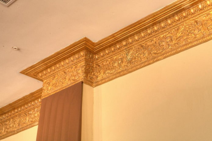 golden ceiling fillet