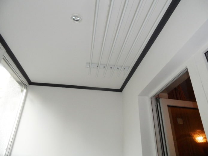 ceiling fillets on the balcony