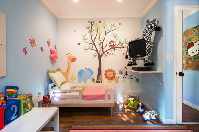 wall design in a small nursery