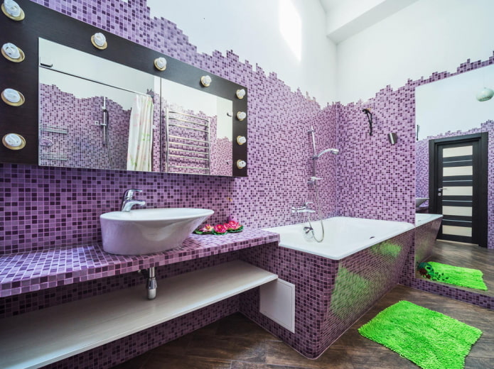 lilac walls in the interior of the bathroom
