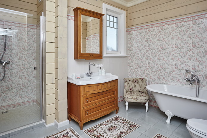 faltervezés a fürdőszoba belsejében provence-i stílusban