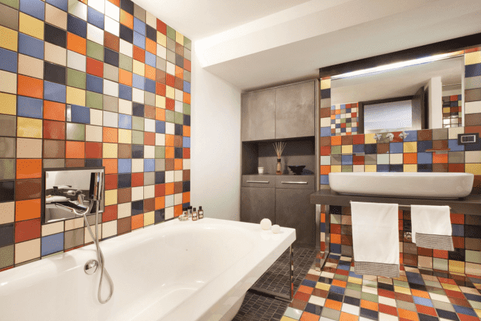 tiles on the walls in the bathroom interior