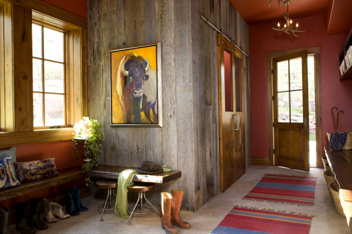 painting with animals in the interior of the hallway