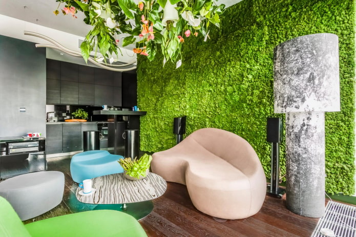 wall decor in the form of greenery in the interior