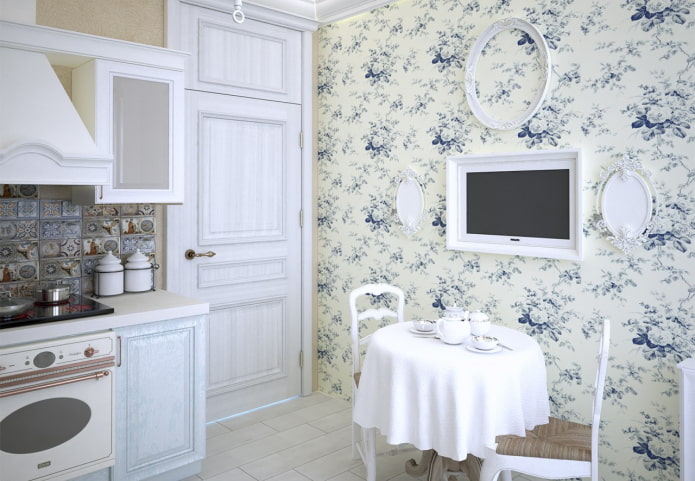 Türen im Inneren der Küche im Stil der Provence