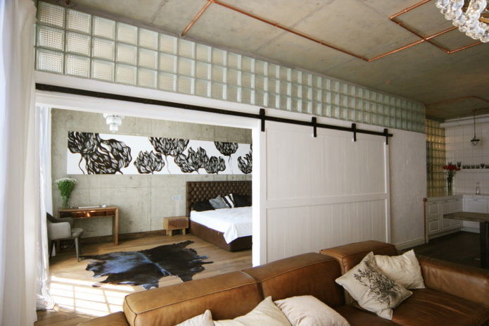 mga pintuan ng kamalig sa isang interior na istilong loft