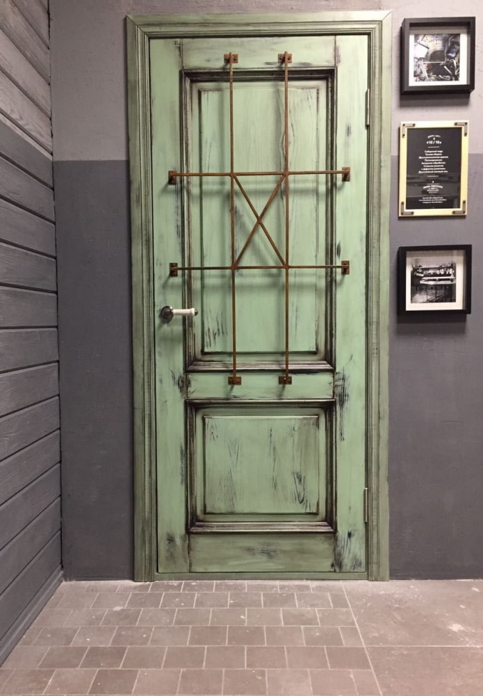 green doors in the interior in the loft style