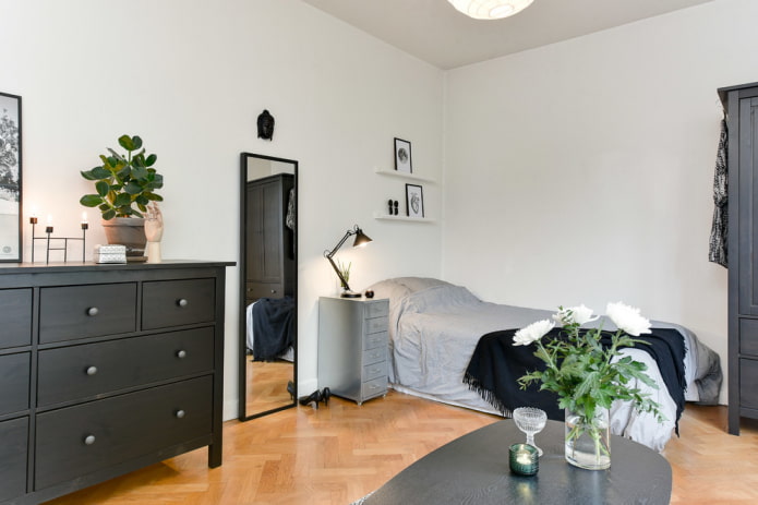 Schlafzimmerspiegel im skandinavischen Stil