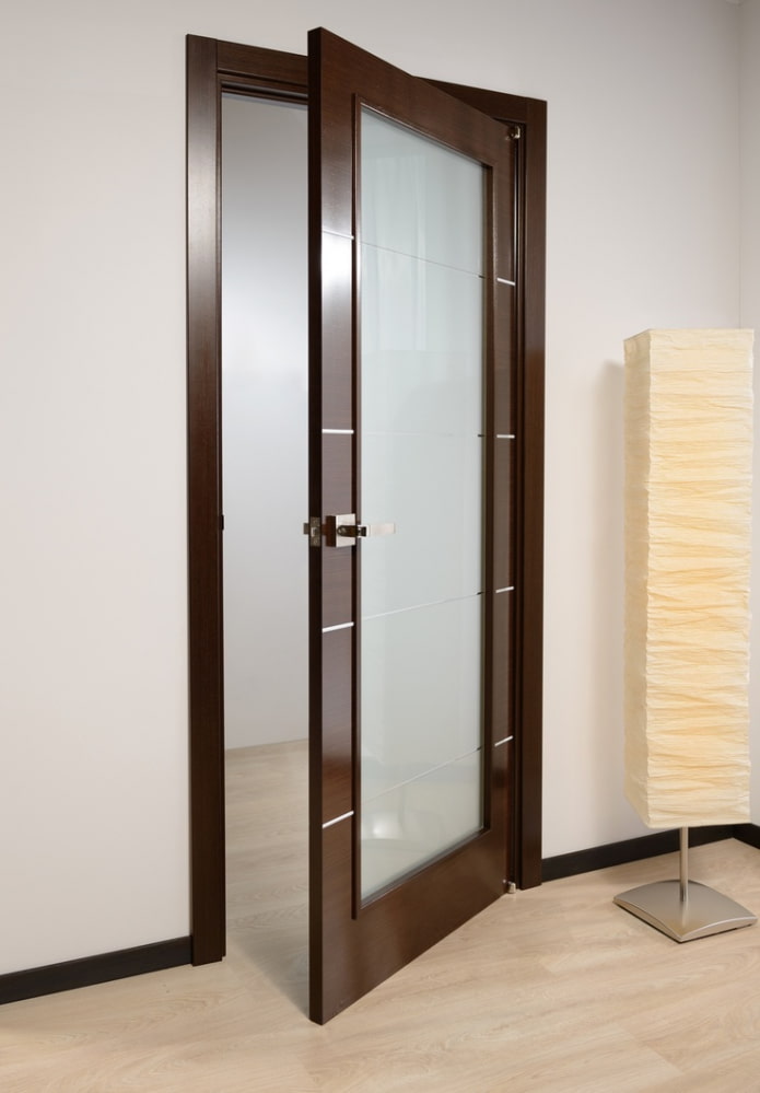 doors in wenge color with glass in the interior