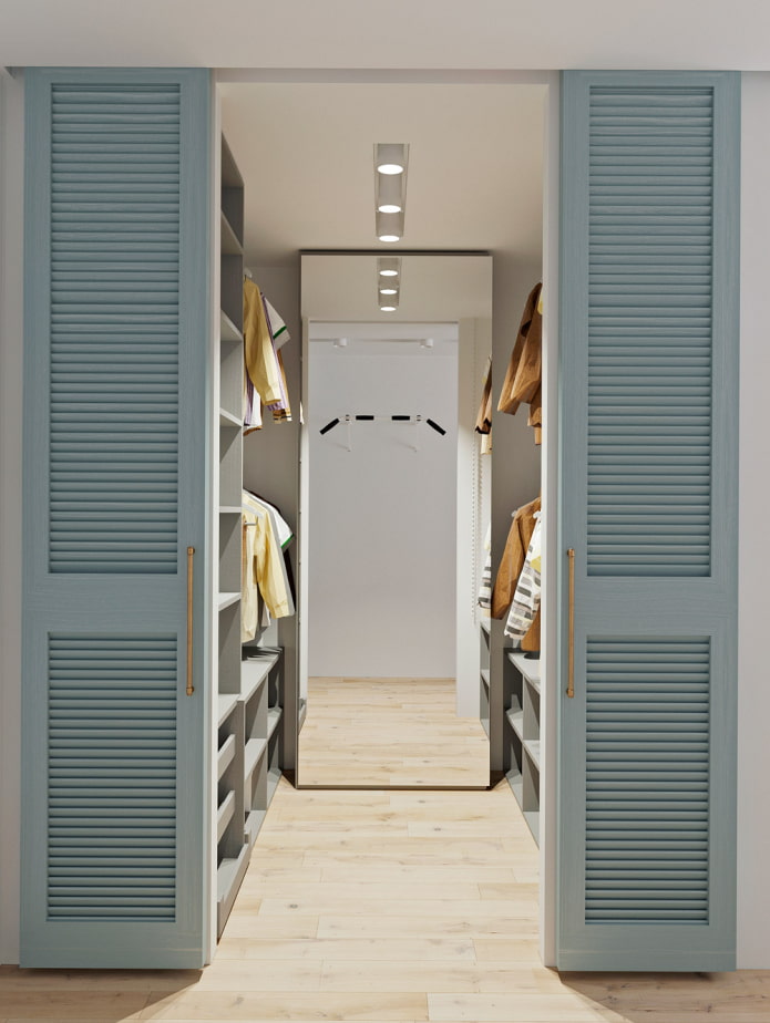 dressing room with jalousie doors in the interior