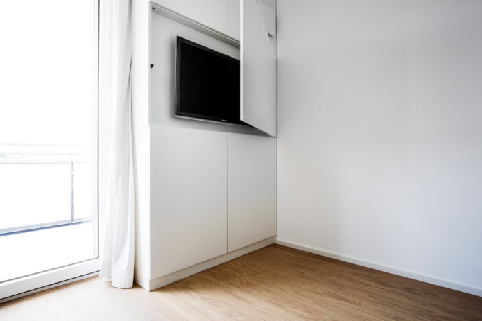 versteckter Wand-TV im Innenraum