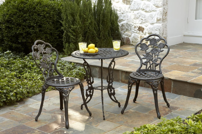 wrought iron outdoor garden table